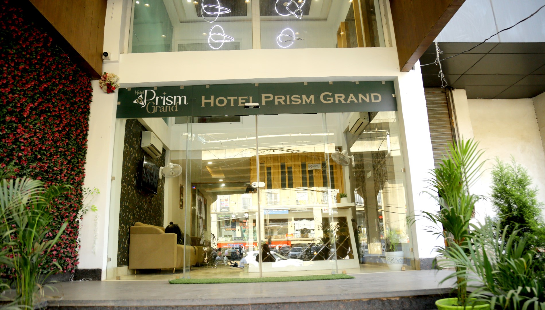 Hotel Prism Grand